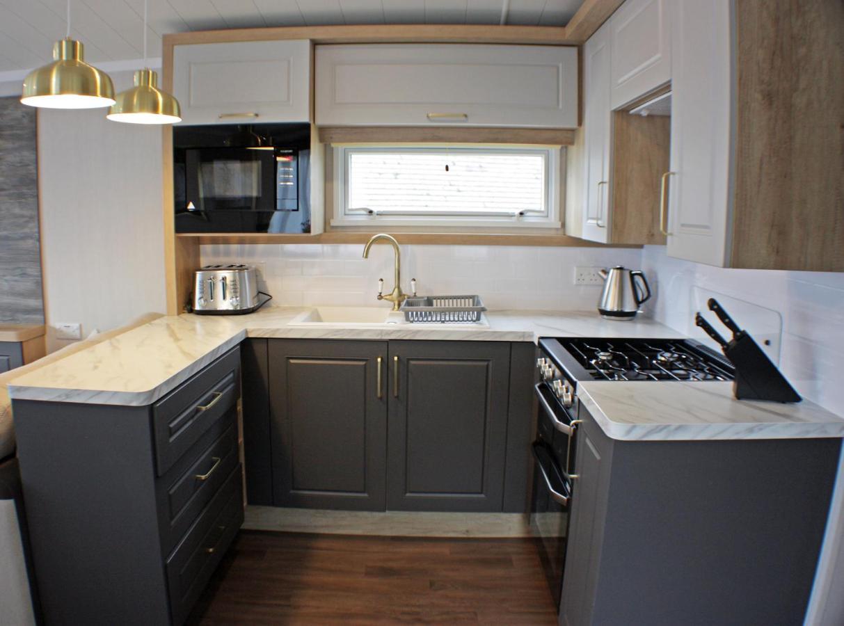 The Royal Clovelly Caravan With Sea Views База отдыха *